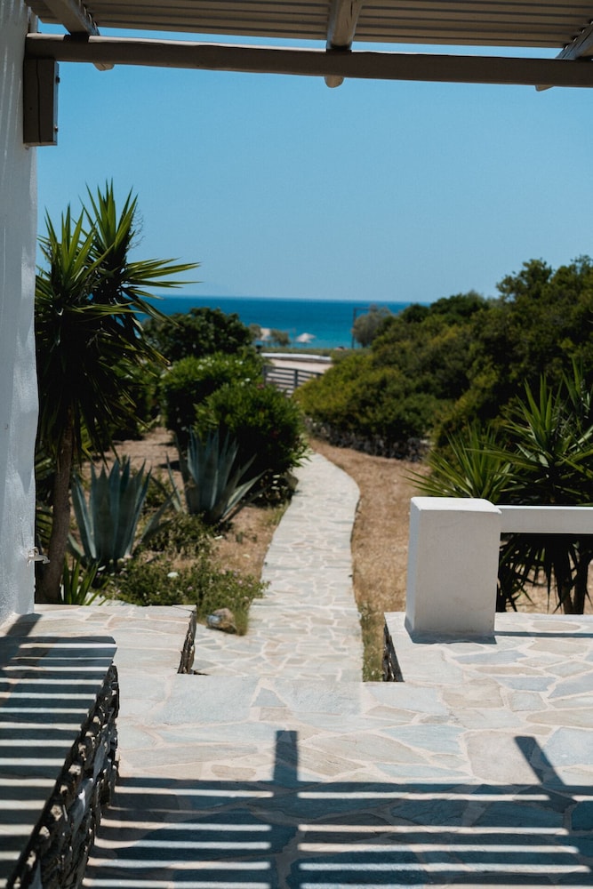

Napoli - Agios Georgios, Antiparos - Soros Beach