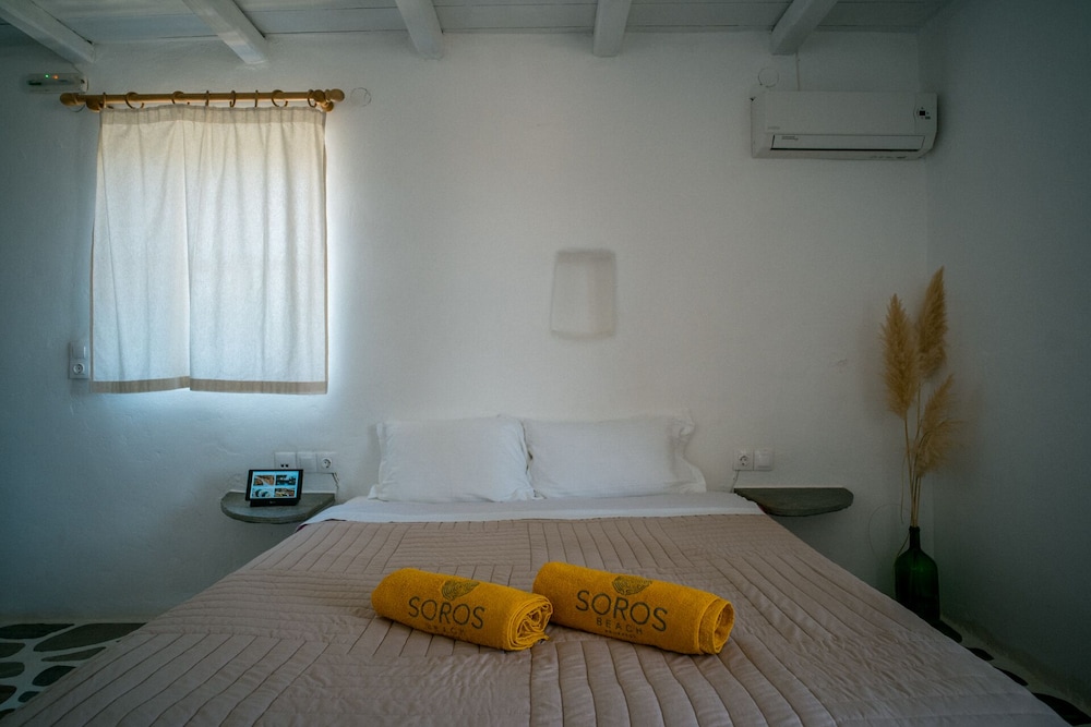 

Milano - Agios Georgios, Antiparos - Soros Beach