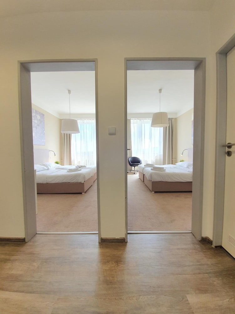 

Napoli - Praga, Aeroporto Václav Havel - Hotel Energie