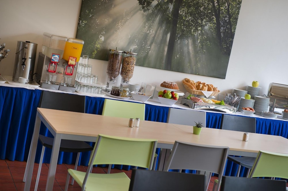 

Napoli - Hostivice - Hotel Energie