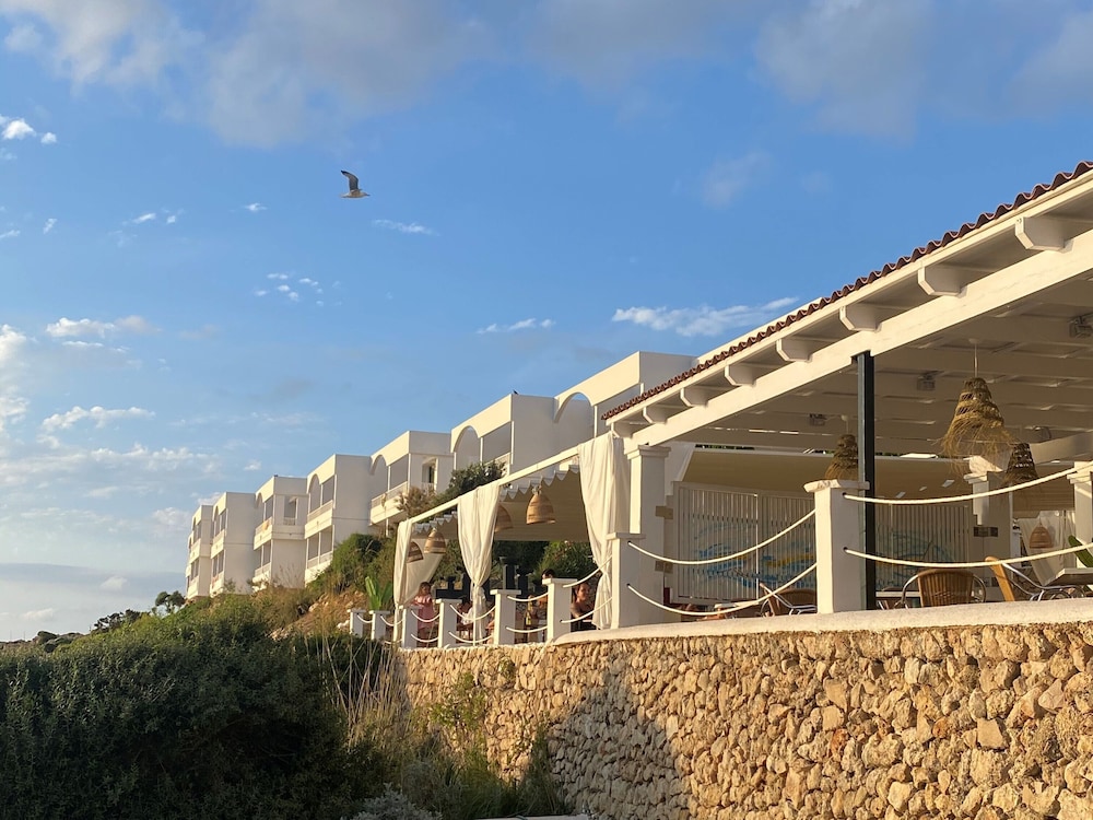 

Milano - Arenal D'En Castell - Beach Club Menorca