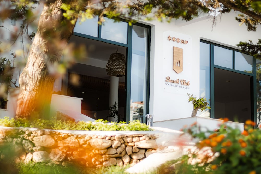 

Napoli - Arenal D'En Castell - Beach Club Menorca