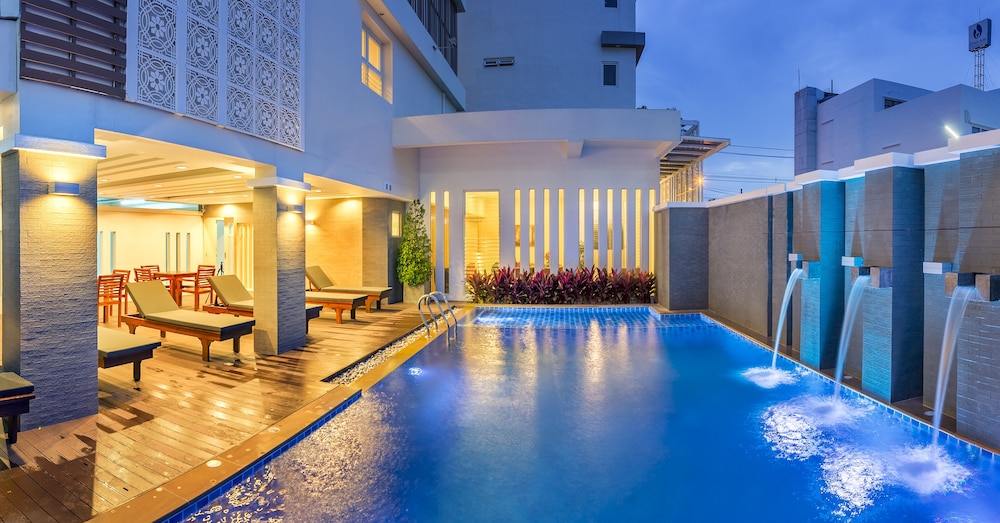 

Roma - Ko Kaeo - Ratana Hotel Rassada, PHUKET TOWN- SHA Extra Plus