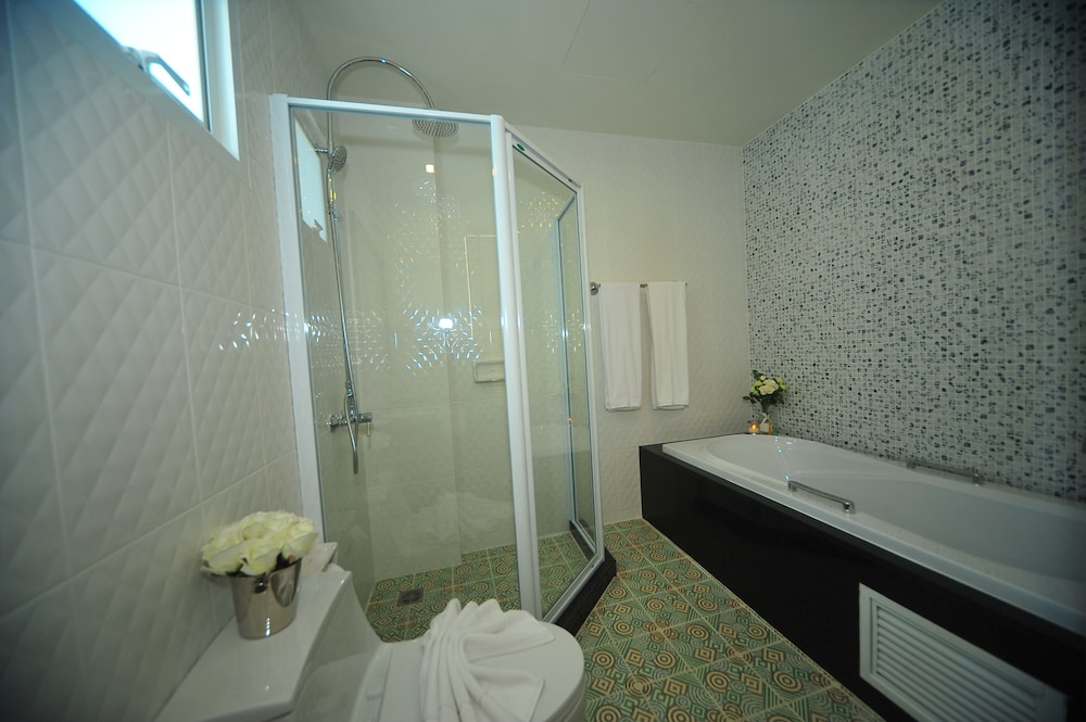 

Milano - Coconut Island - Ratana Hotel Rassada - SHA Extra Plus