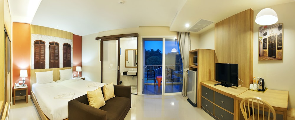 

Milano - Coconut Island - Ratana Hotel Rassada, PHUKET TOWN- SHA Extra Plus