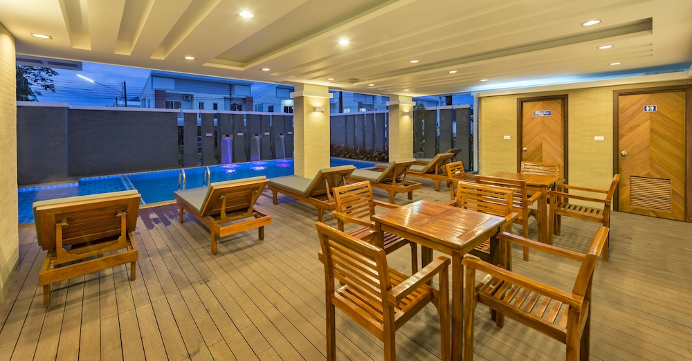 

Roma - Ko Kaeo - Ratana Hotel Rassada, PHUKET TOWN- SHA Extra Plus