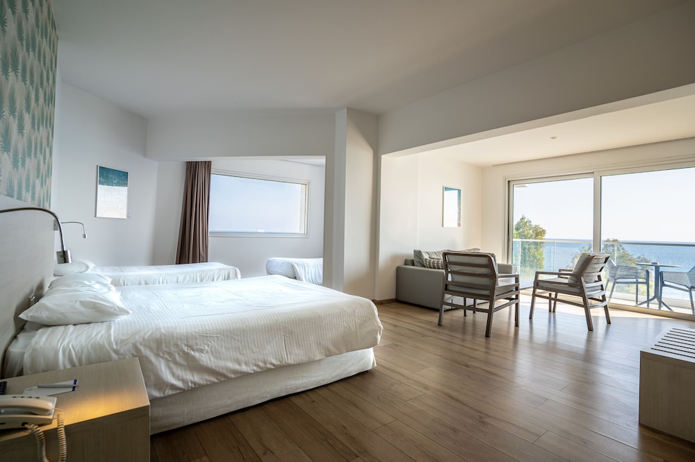 

Bologna - Limassol - Harmony Bay Hotel