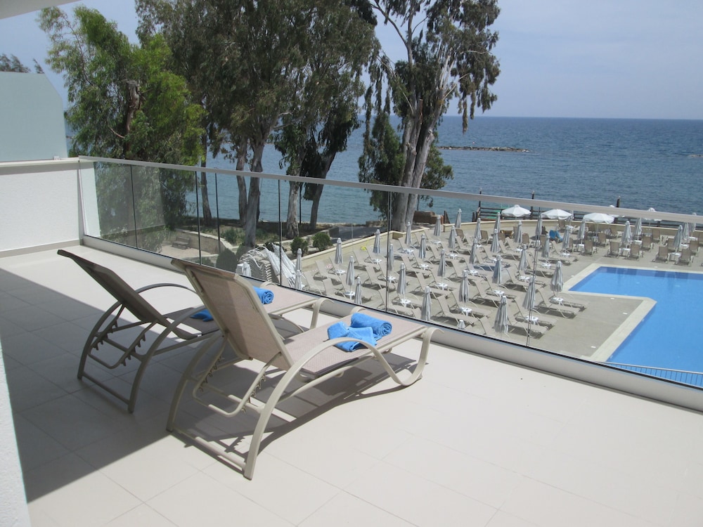 

Napoli - Limassol - Harmony Bay Hotel
