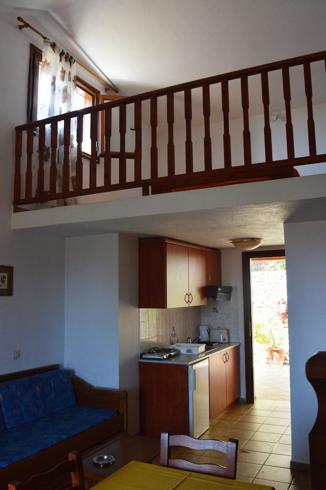

Roma - Koukounarie - Villa Maraki