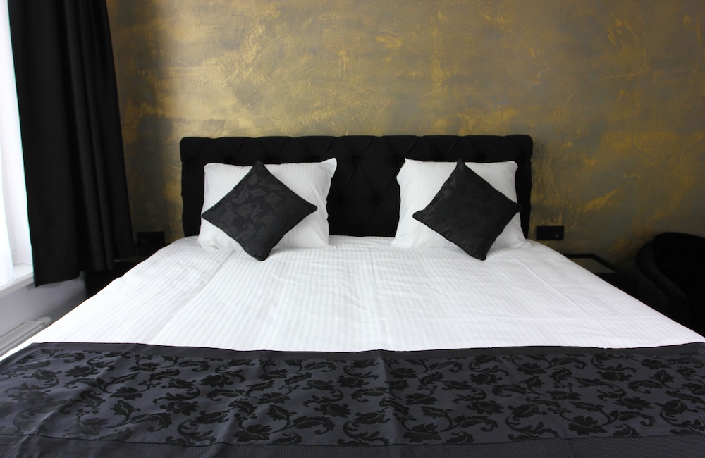 

Bologna - Amstelveen - Sara's Boutique Hotel