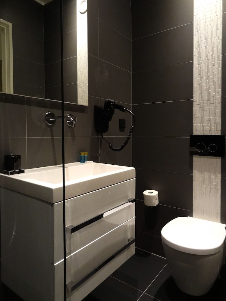 

Bologna - Schiphol - Sara's Boutique Hotel