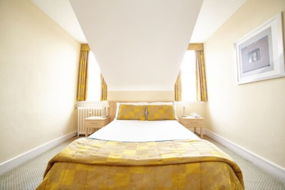 

Roma - Aberdeen - The Station Hotel