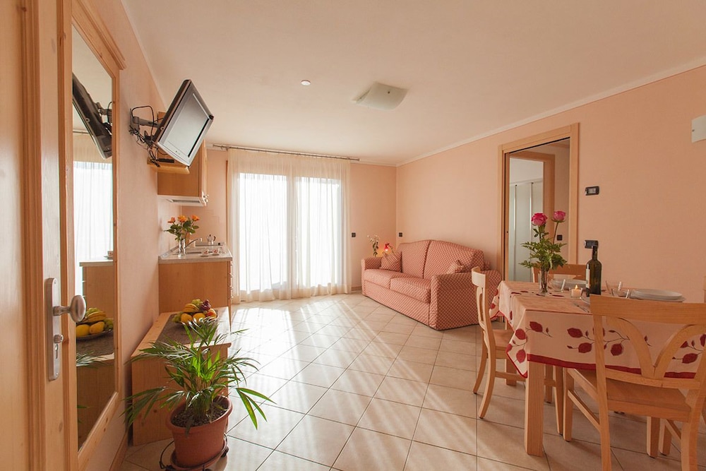 

Roma - Valtellina, Montagna Italia - Residence Hotel Raggio Di Luce