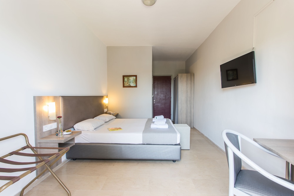 

Milano - Alikes - Silver Bay Hotel