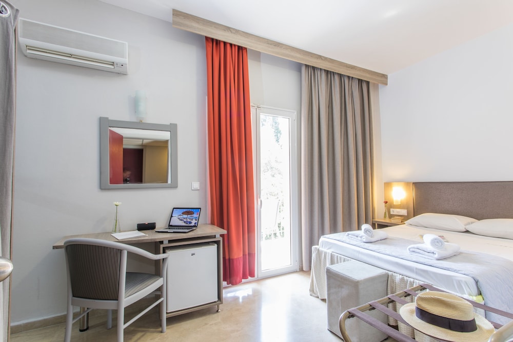 

Milano - Alikes - Silver Bay Hotel