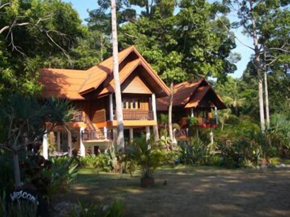 JOY Bungalow Resort and Restaurant