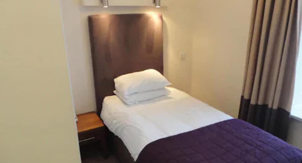 

Roma - Glasgow - Sandyford Hotel