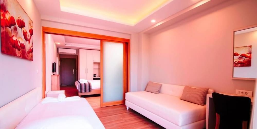 

Milano - Toroni - Poseidon Resort Hotel