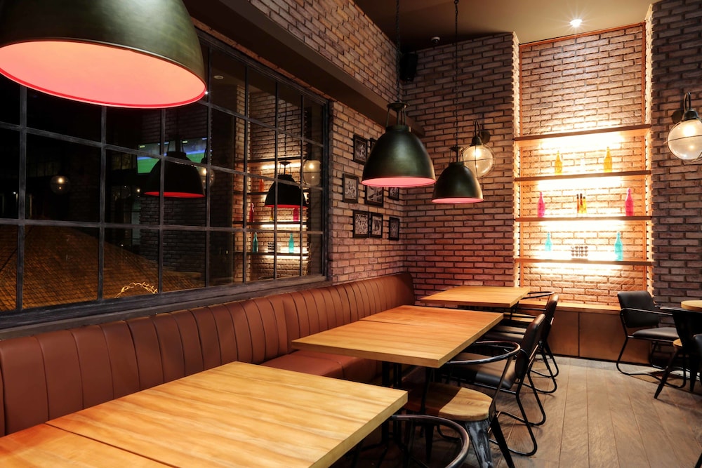 

Milano - Kedonganan - Mahogany Hotel