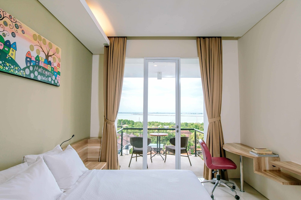 

Verona - Nusa Dua - Bali - Mahogany Hotel