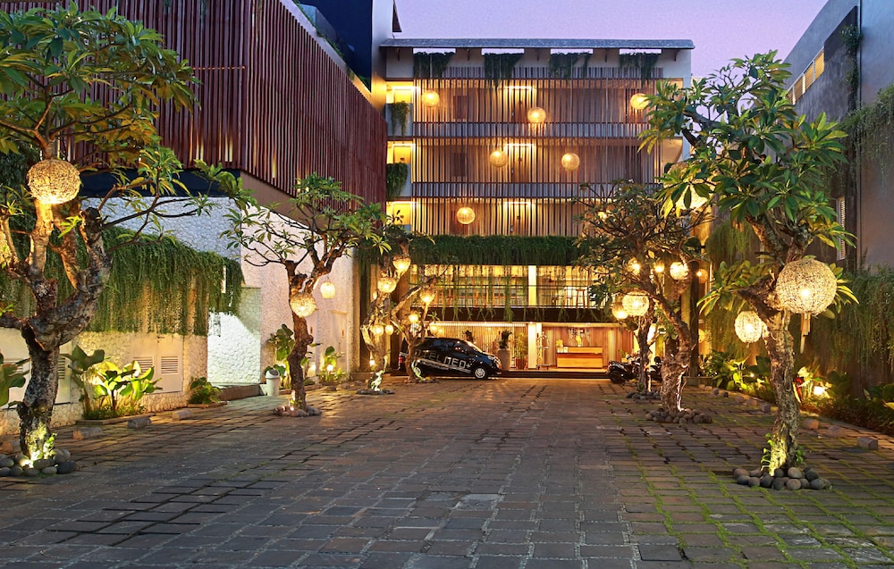 

Venezia - Seminyak - Bali - Hotel NEO+ Kuta Legian by ASTON