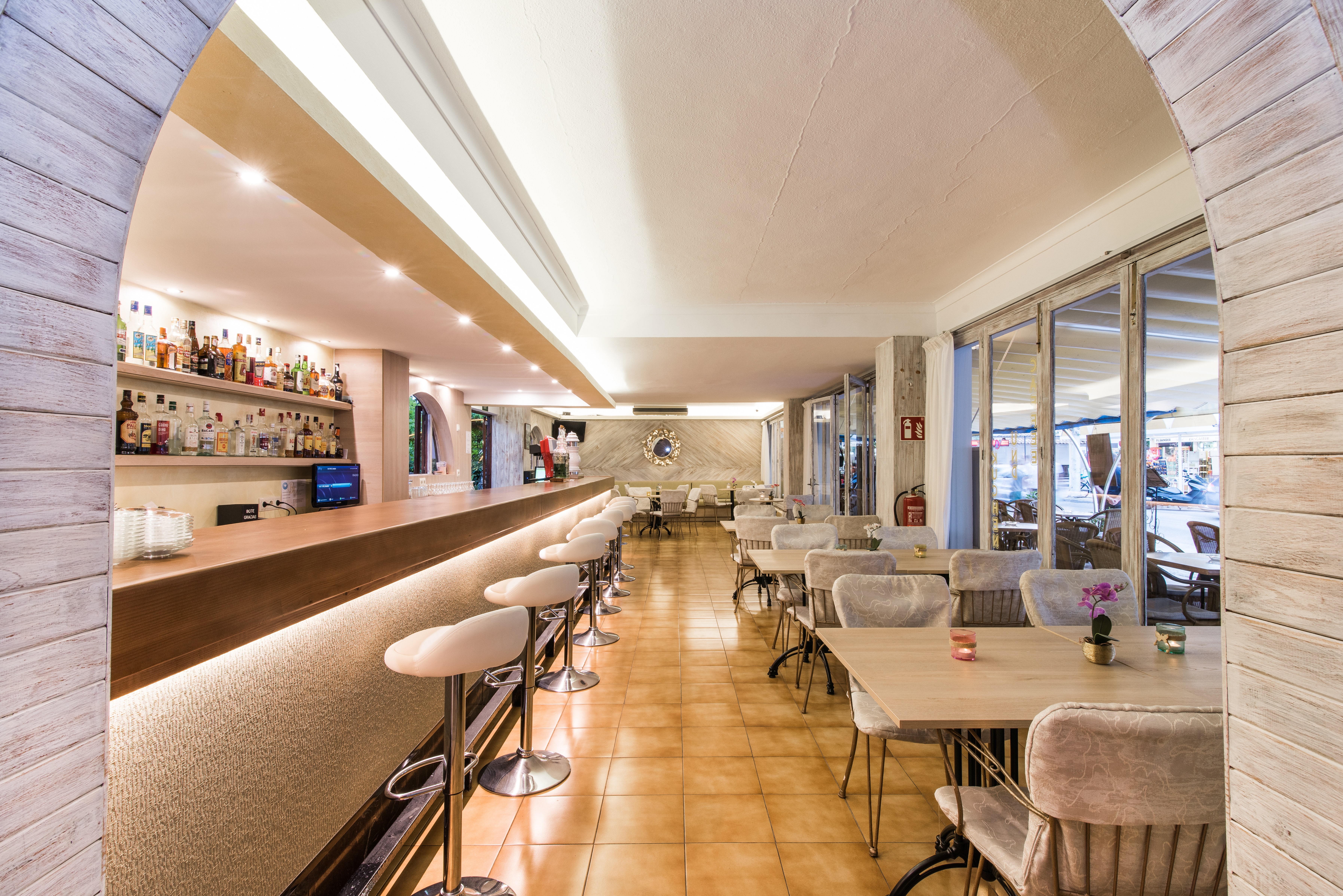 

Bari - Cala Ratjada - Baviera Hotel