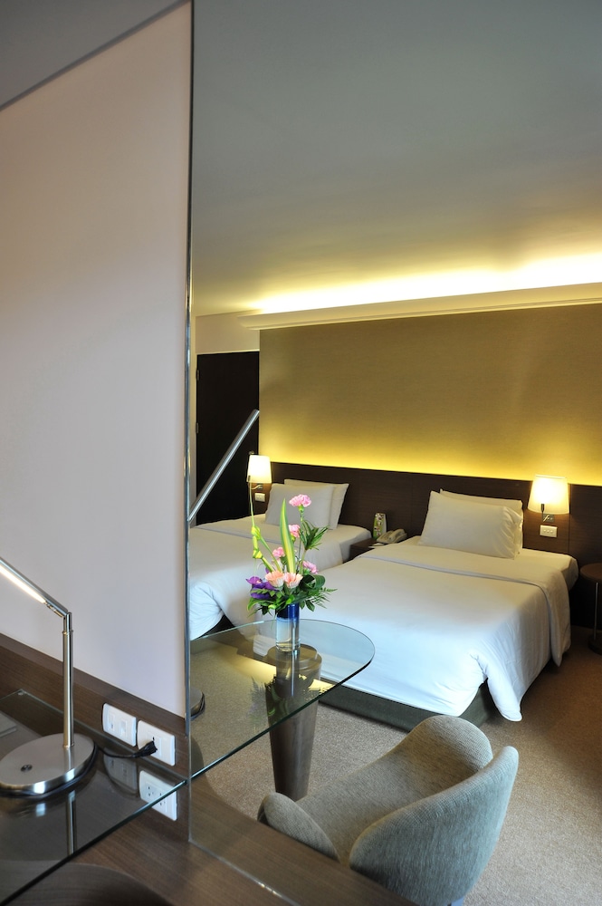 

Roma - Thung Si Kan - Rama Gardens Hotel Bangkok