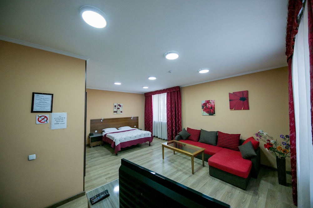 

Milano - Bishkek - Club-Hotel Flagman