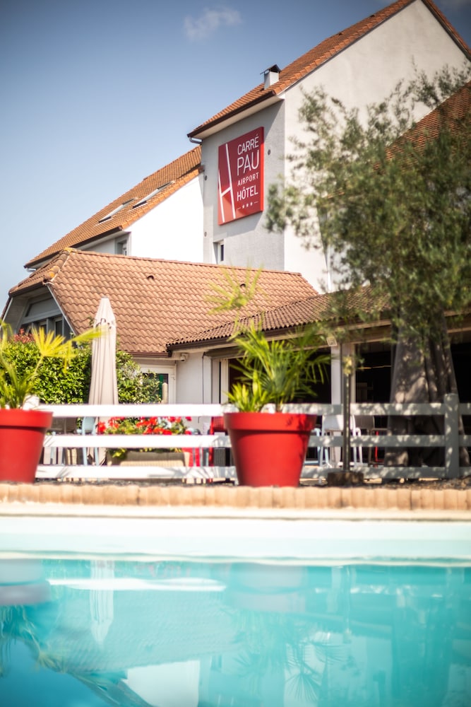 

Roma - Pau - Carré Pau Airport Hôtel