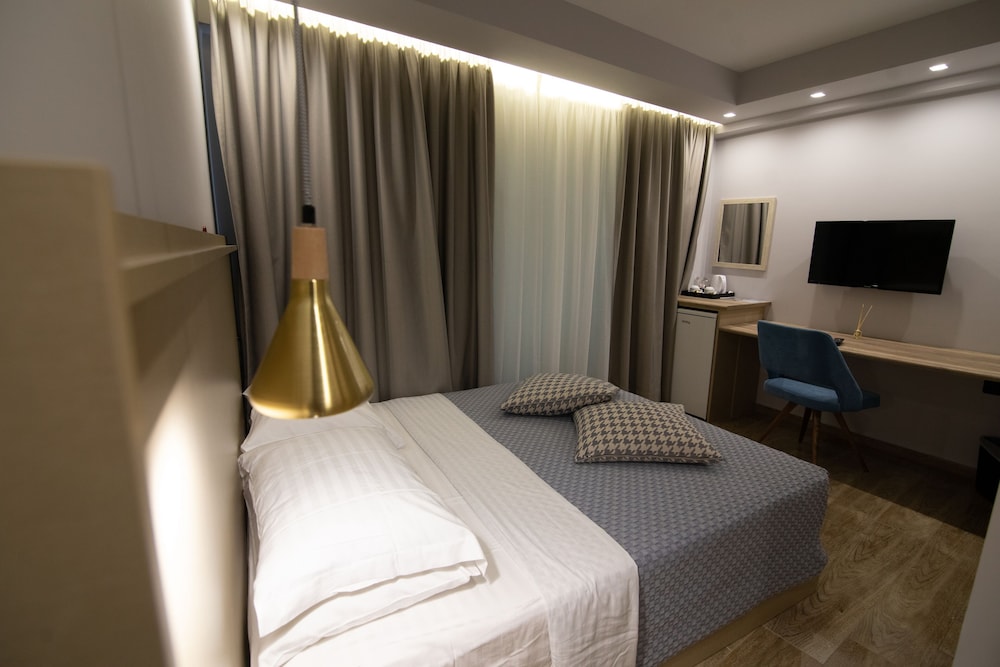 

Roma - Salamís - Aianteion Bay Luxury Hotel & Suites