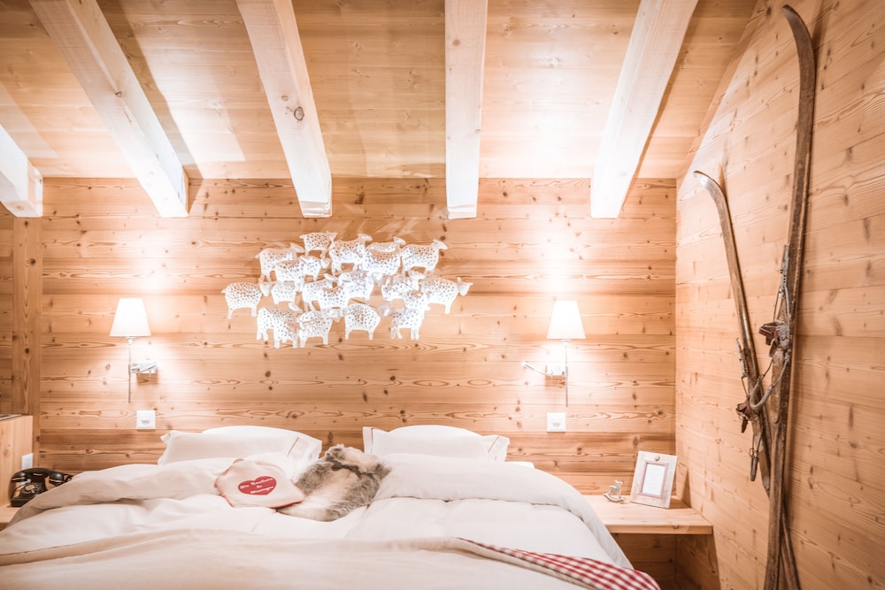 

Roma - Champéry - Lifestyle Rooms & Suites by Beau-Séjour