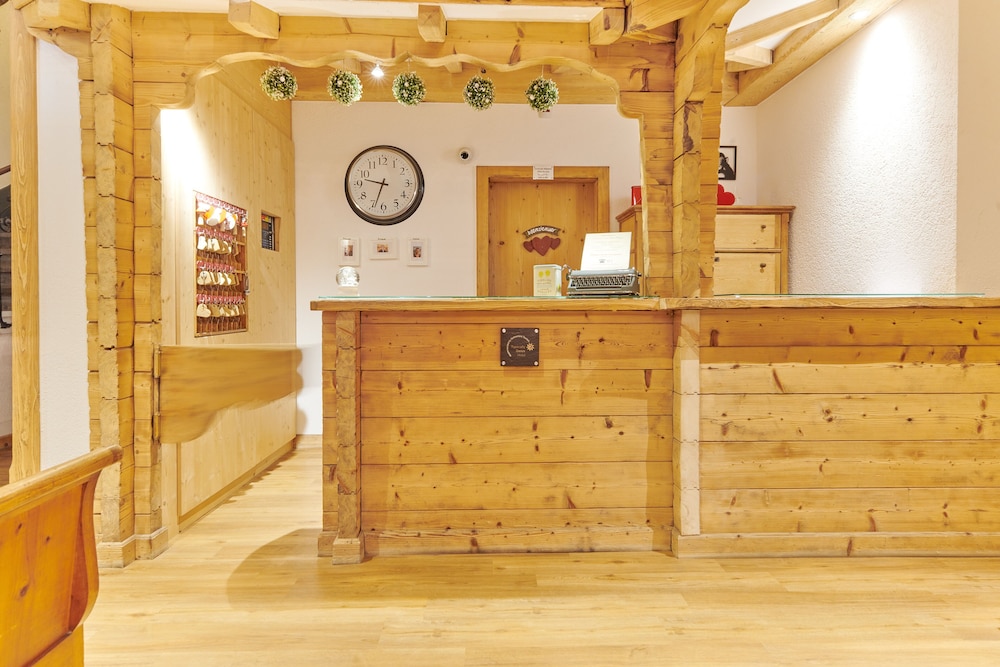 

Napoli - Champéry - Lifestyle Rooms & Suites by Beau-Séjour