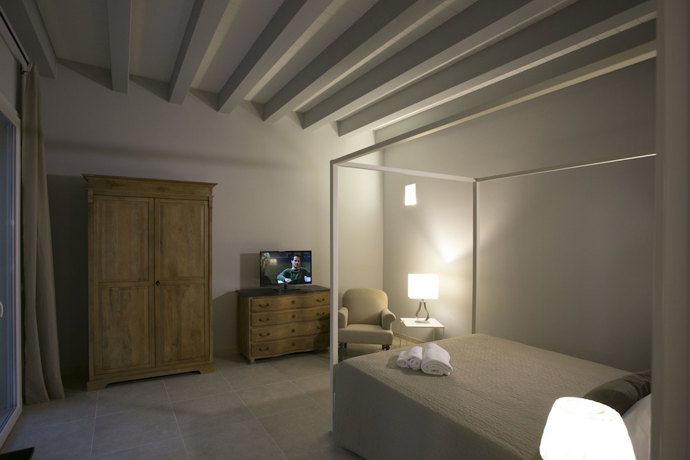 

Torino - Trapani - Corte Olea Resort