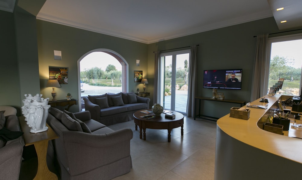 

Trieste - Trapani - Corte Olea Resort