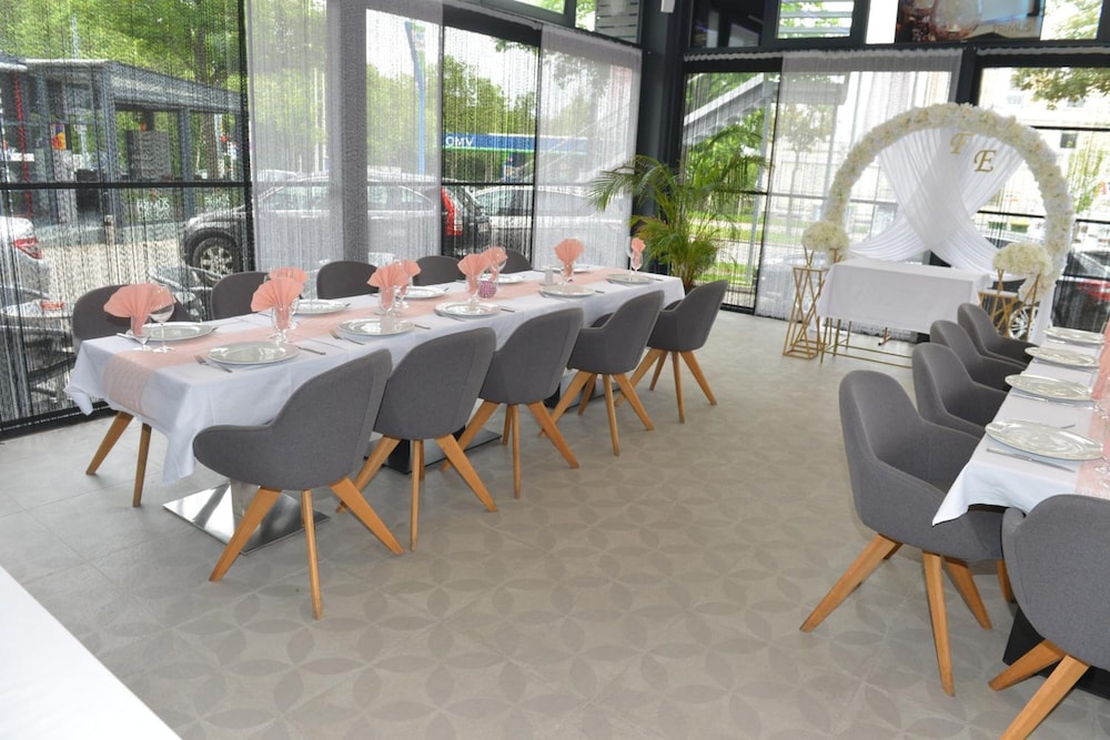 

Roma - Himberg - Primus Hotel & Apartments