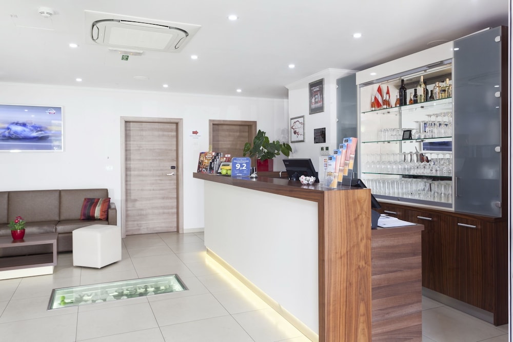 

Napoli - Himberg - Primus Hotel & Apartments