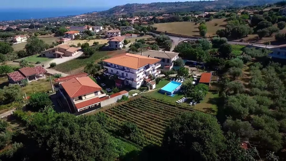 

Bologna - Tropea - Residence Pantaleo