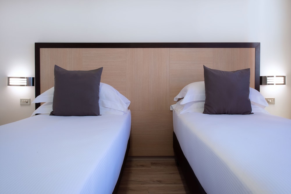 

Catania - Modena - CDH Hotel Modena