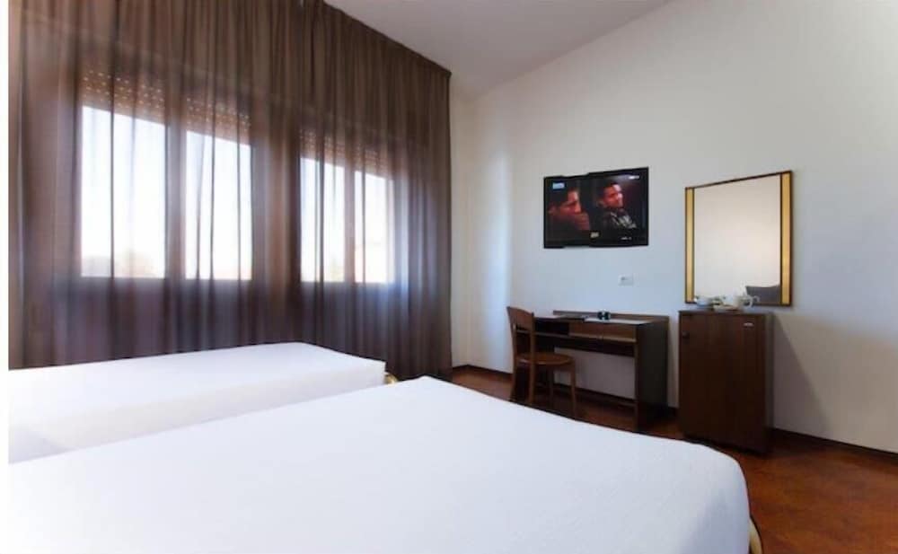 

Catania - Modena - CDH Hotel Modena