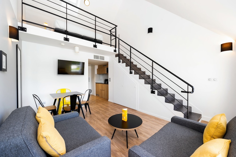 

Cagliari - Serris - Staycity Aparthotels near Disneyland Paris