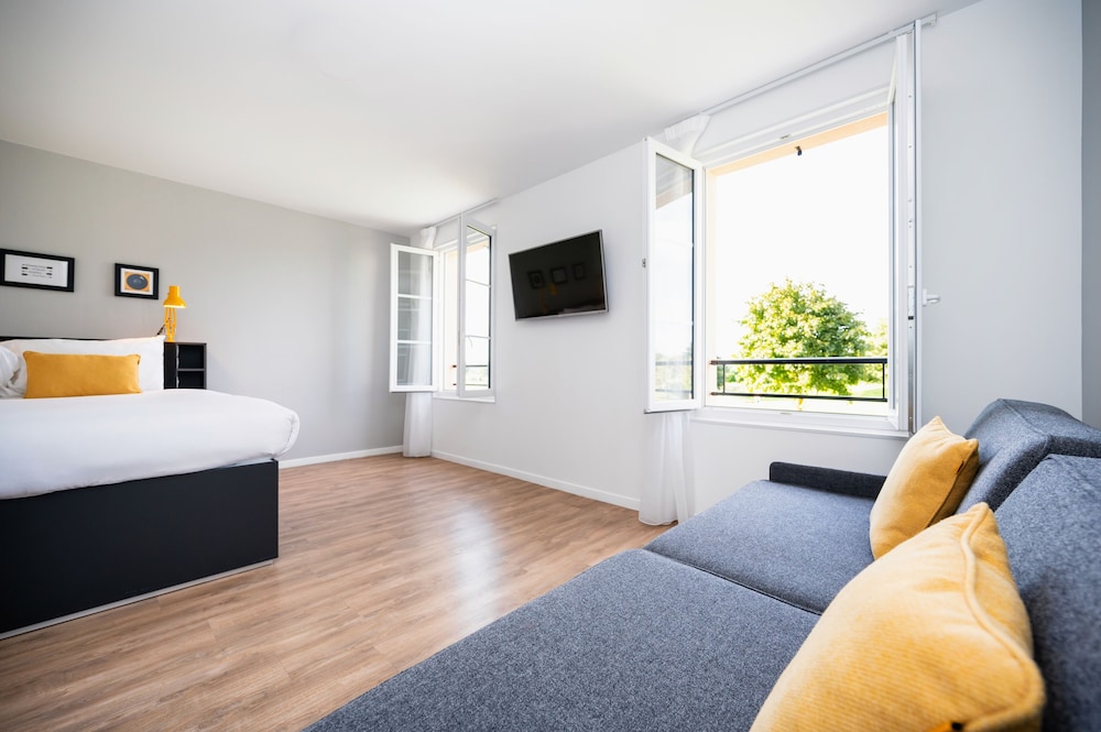 

Napoli - Bussy-Saint-Georges - Staycity Aparthotels near Disneyland Paris