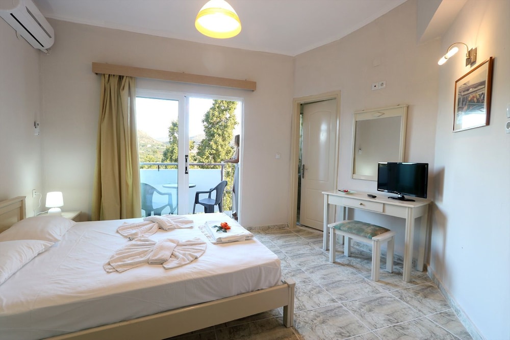 

Pisa - Kissamos - Regina Hotel