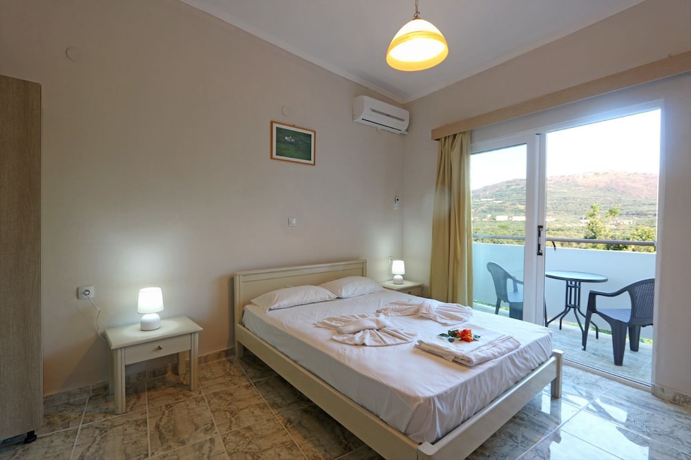 

Bari - Kissamos - Regina Hotel