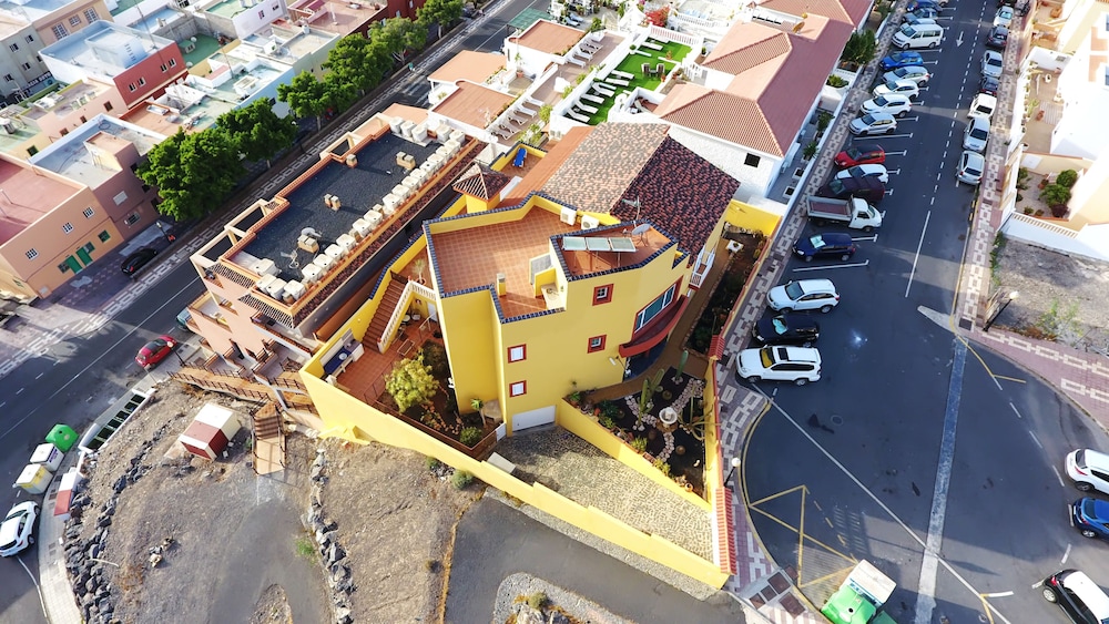 

Cagliari - Esquinzo - Hotel La Colina