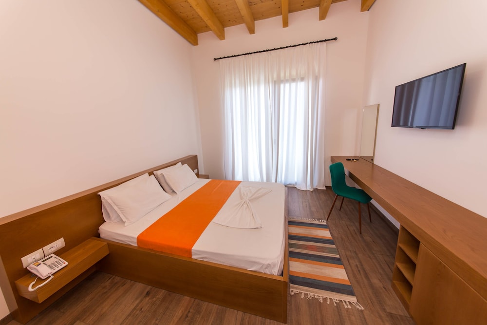 

Bari - Dhërmi - Hildon Eco Hotel