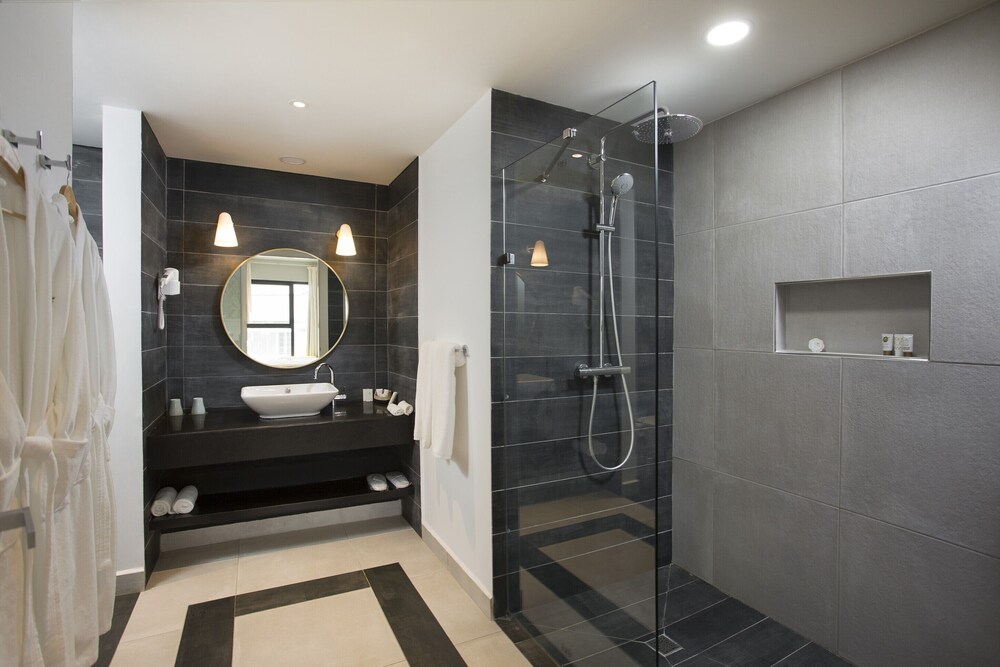 

Napoli - Antananarivo - Le Centell Hotel & Spa