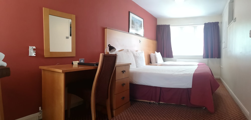 

Milano - Watford - The Tudor Hotel