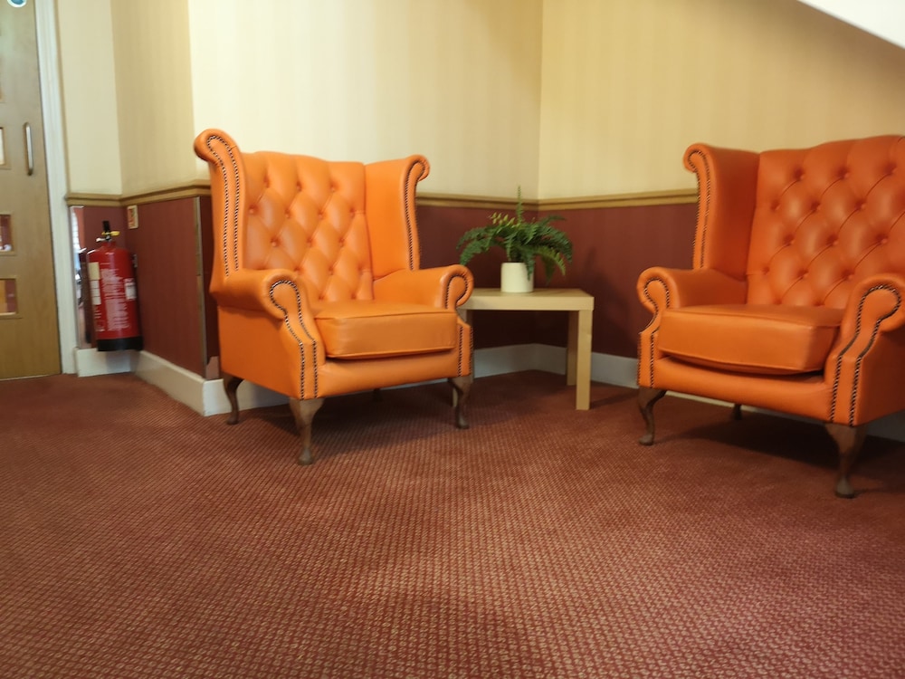 

Roma - Watford - The Tudor Hotel