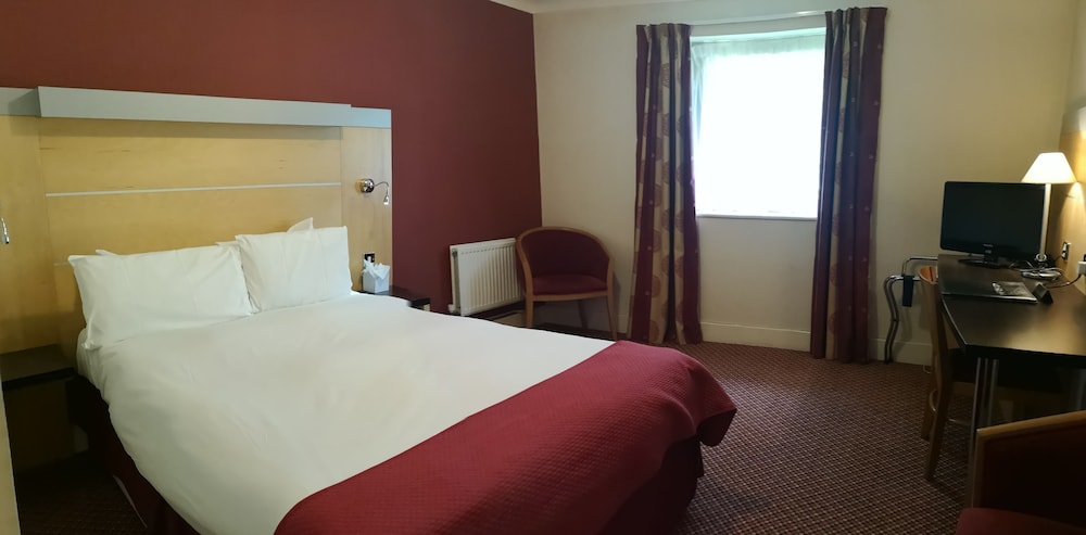 

Milano - Uxbridge - The Tudor Hotel