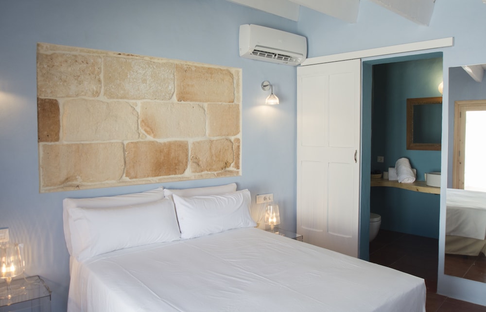 

Napoli - Cala en Blanes - Boutique Hotel RifugioAzul
